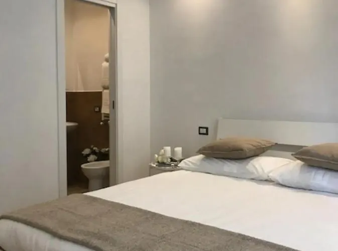 Dayuse Luggage Station Neapel