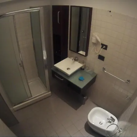 Dayuse Luggage Station